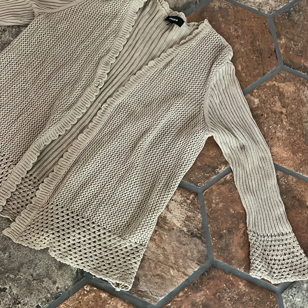 Cotton knit scalloped edge cardigan sweater taupe oatmeal textured cardigan READ - Picture 2 of 9
